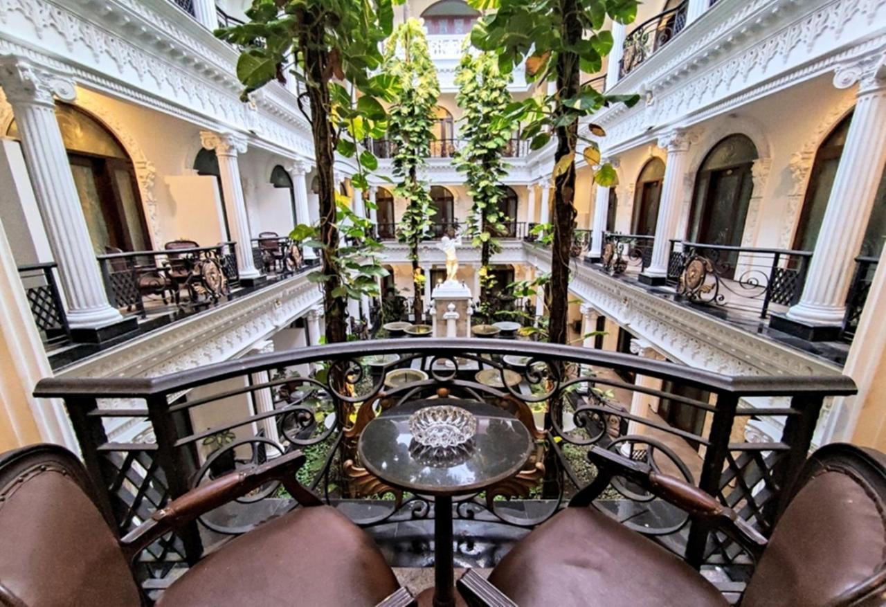 The Grand Palace Hotel מאלאנג מראה חיצוני תמונה