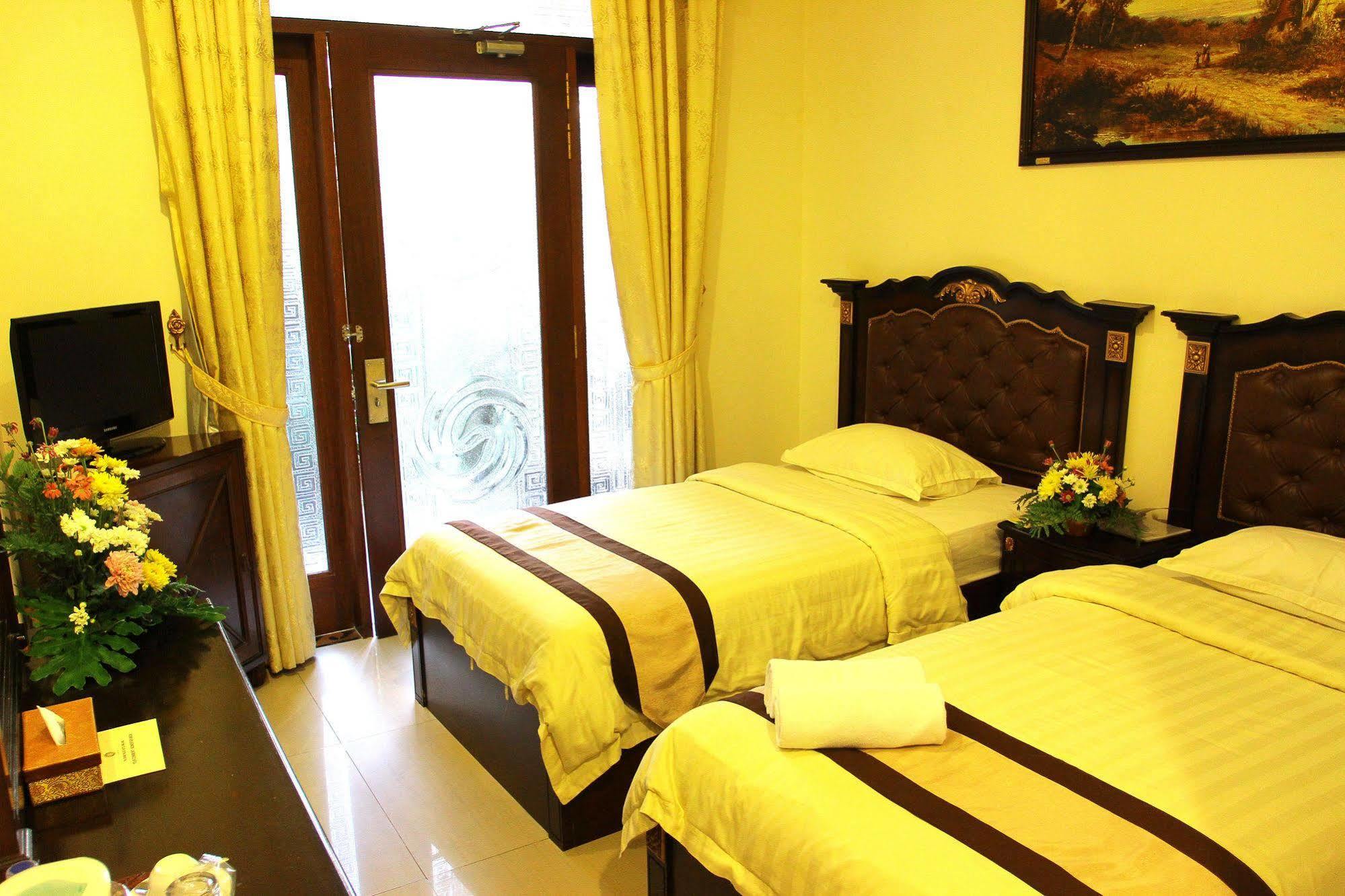 The Grand Palace Hotel מאלאנג מראה חיצוני תמונה